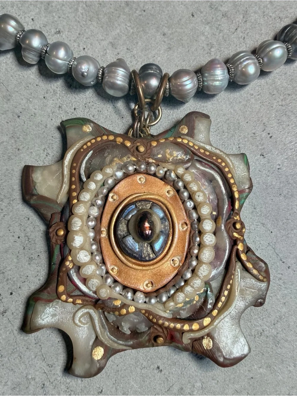 Handcrafted Gray Pearl Necklace with Ornate Pendant - Signed by artist - Picture 2 of 5